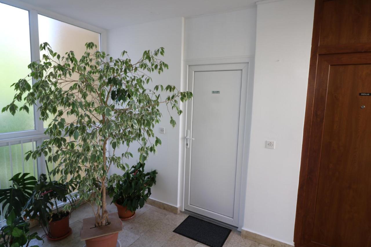Klaudia Apartment Pula Luaran gambar
